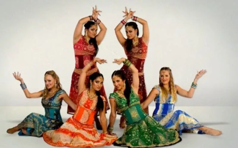 THUMKA : BOLLYWOOD CLASSICAL DANCE FOR LADIES