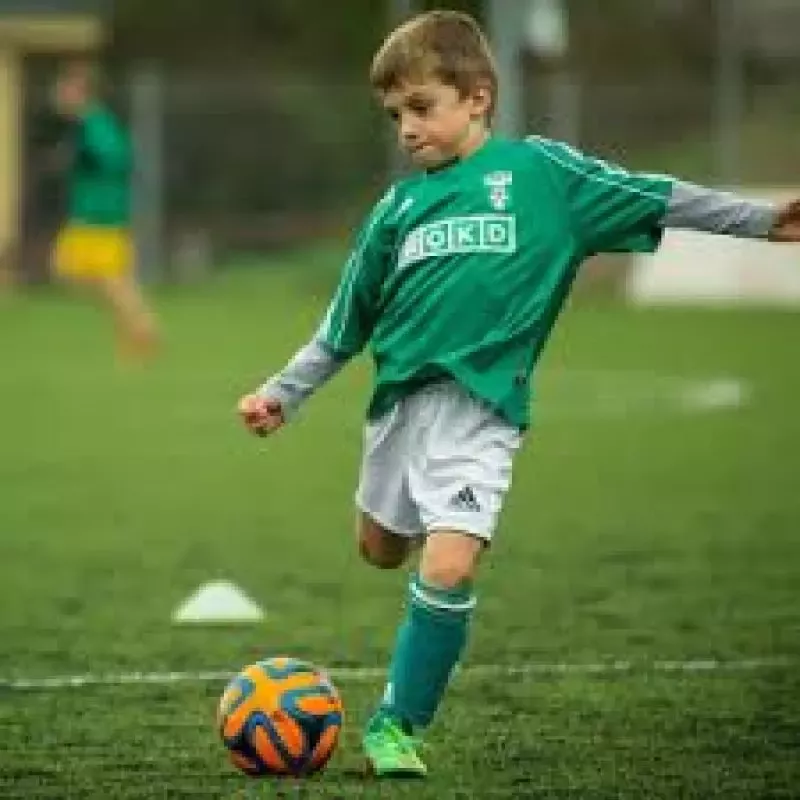 Football Class (AGES 6 To 10)